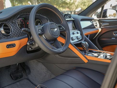 New 2025 Bentley Bentayga image 18
