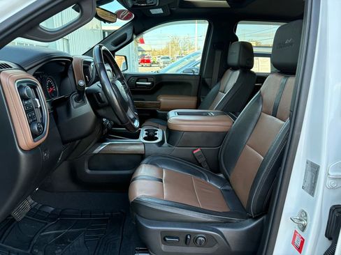 Used 2019 Chevrolet Silverado 1500 High Country image 12