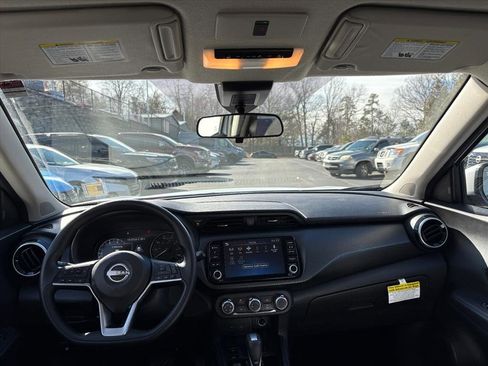 Used 2024 Nissan Kicks SV image 7