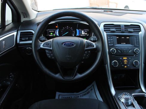 Used 2018 Ford Fusion SE FWD image 39