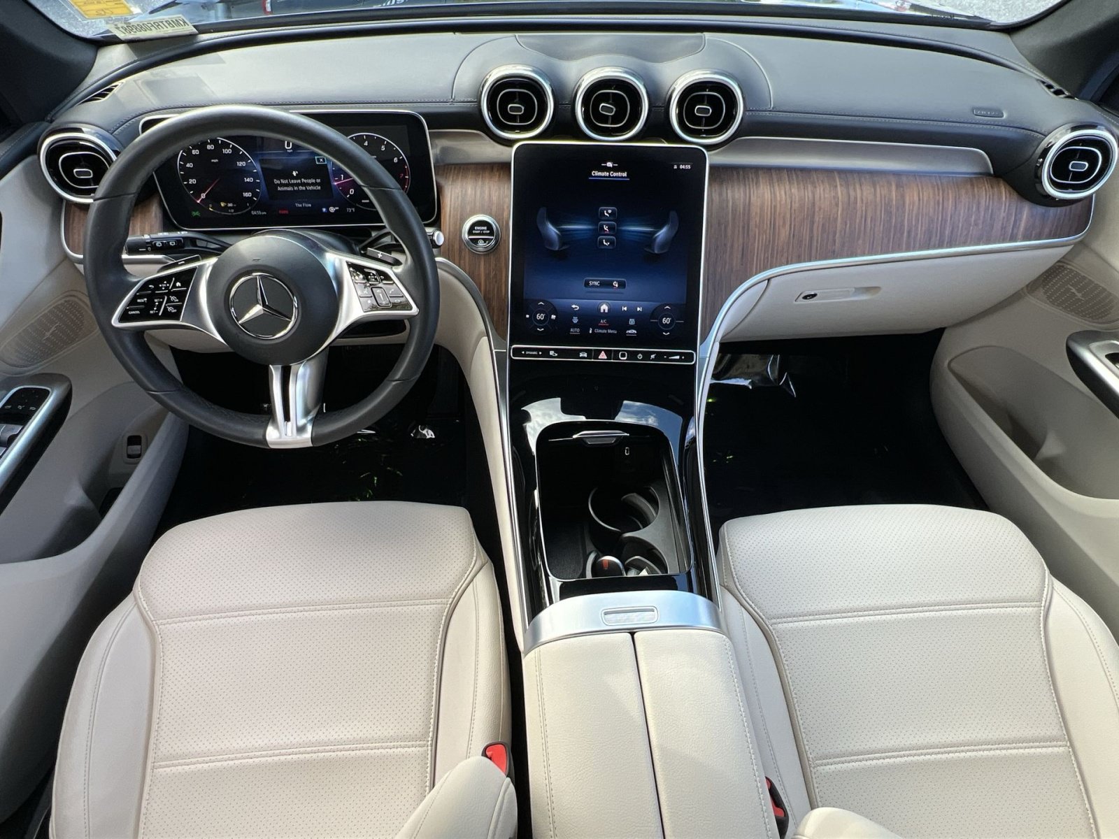Used 2024 Mercedes-Benz GLC 300 4MATIC image 28