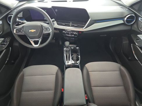 Used 2025 Chevrolet Trax LT w/ Driver Confidence Package FWD image 25