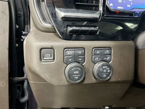 Used 2023 Chevrolet Silverado 1500 LTZ w/ LTZ Premium Package image 18