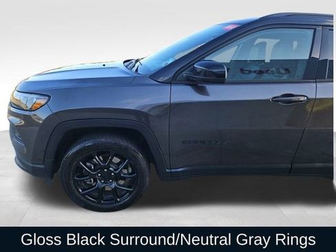Used 2024 Jeep Compass Latitude w/ Convenience Group image 17