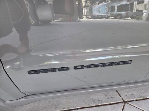 Used 2020 Jeep Grand Cherokee Altitude RWD image 3