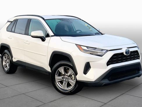 Used 2024 Toyota RAV4 LE AWD/4WD image 3