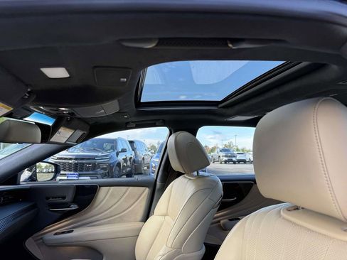 Used 2022 Lexus LS 500 AWD image 20