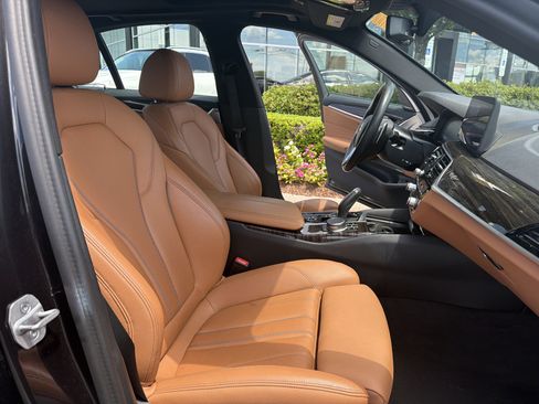 Used 2023 BMW 530i RWD image 23