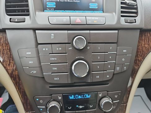 Used 2012 Buick Regal Leather FWD image 22