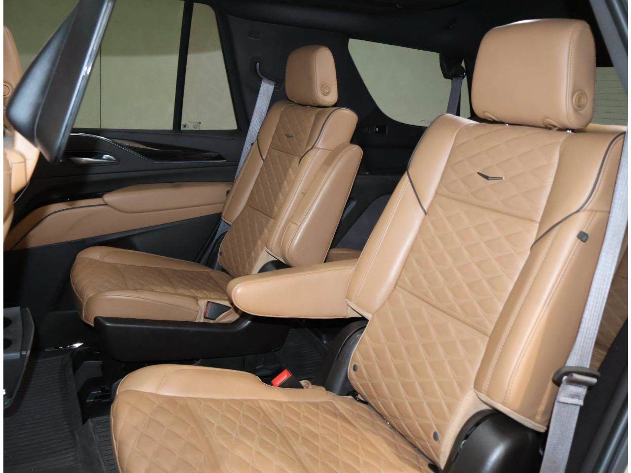 Used 2024 Cadillac Escalade Sport w/ LPO, ONYX Package AWD/4WD image 16