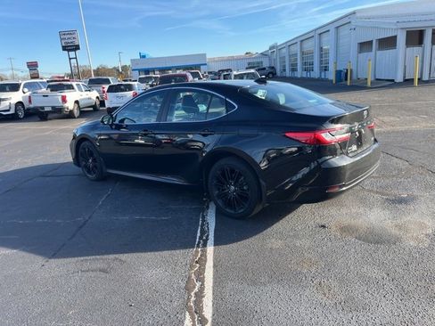 Used 2025 Toyota Camry XLE w/ Premium Package image 39