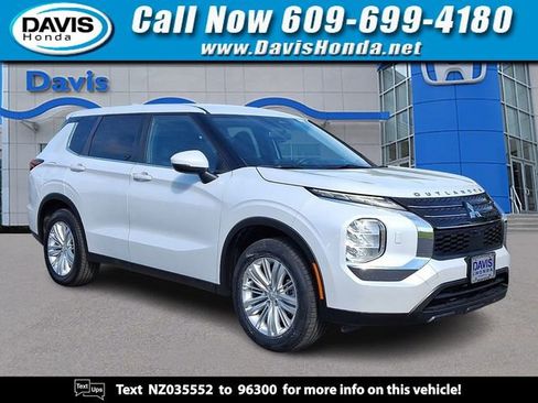 Used 2022 Mitsubishi Outlander ES AWD/4WD image 1