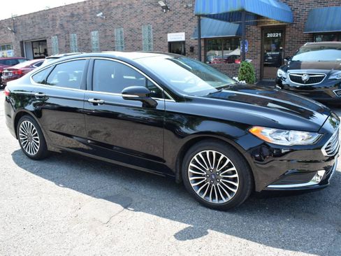 Used 2018 Ford Fusion SE w/ Fusion SE Technology Package FWD image 6