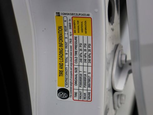 Used 2020 Chevrolet Suburban LS image 38