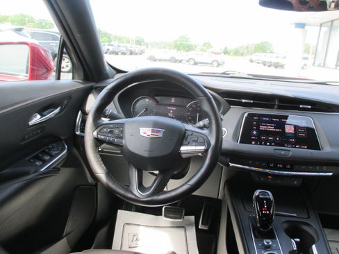Used 2021 Cadillac XT4 Sport w/ Cold Weather Package AWD/4WD image 12