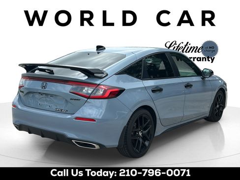 Used 2024 Honda Civic Sport Touring image 3