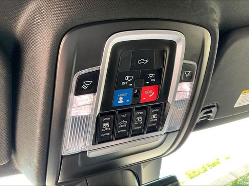 Used 2022 RAM 1500 Limited AWD/4WD image 32
