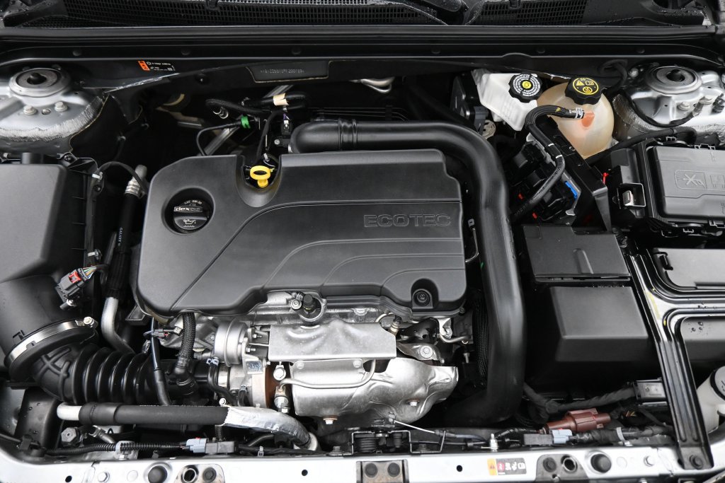 Used 2023 Chevrolet Malibu LT FWD image 15