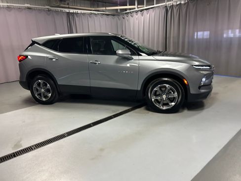 Used 2025 Chevrolet Blazer LT AWD/4WD image 8