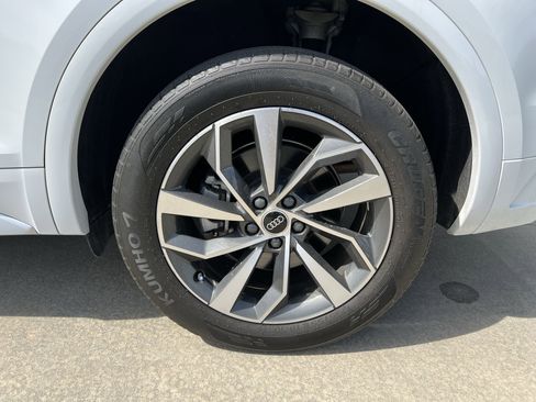 Used 2023 Audi Q5 2.0T Premium w/ Convenience Package image 13