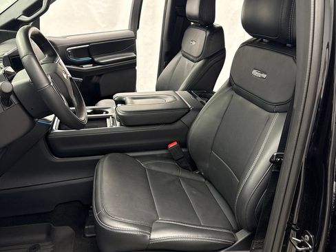 Used 2025 Ford Expedition Max Platinum w/ Stealth Performance Package AWD/4WD image 8