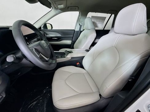 New 2026 Toyota Grand Highlander AWD image 20