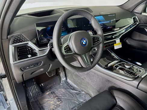 New 2026 BMW X5 xDrive50e w/ M Sport Package image 9