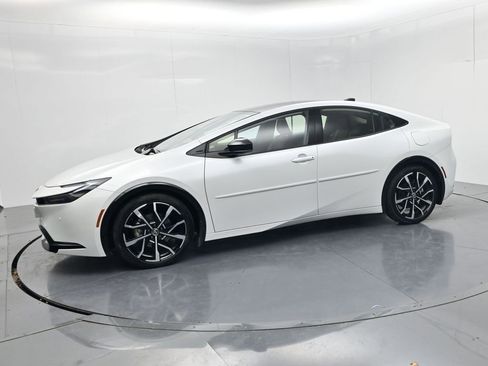 Used 2024 Toyota Prius Prime Premium image 4