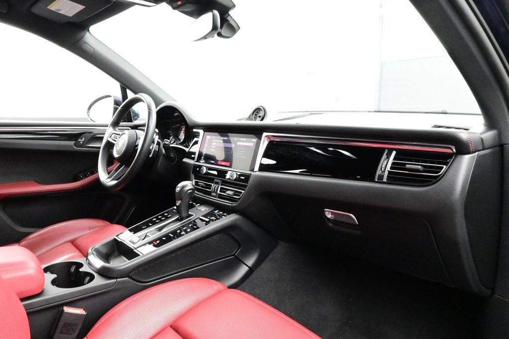 Certified 2023 Porsche Macan S AWD/4WD image 20