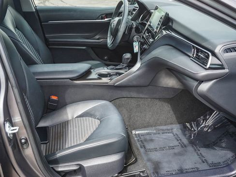 Used 2023 Toyota Camry SE FWD image 12