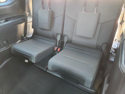 Used 2024 Lexus GX 550 w/ Accessory Package (2T) image 40