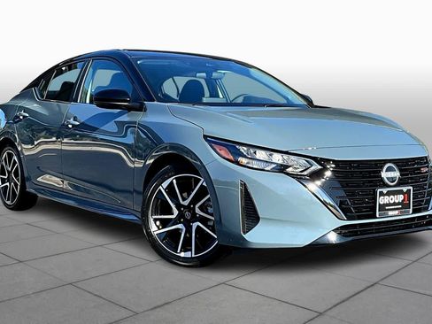 New 2025 Nissan Sentra SR image 2