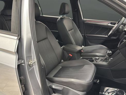 Used 2022 Volkswagen Tiguan SE R-Line image 25