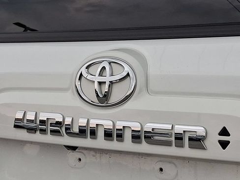 Used 2021 Toyota 4Runner SR5 Premium w/ Moonroof Package AWD/4WD image 28