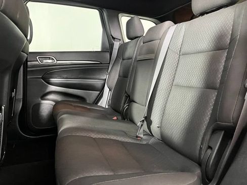 Used 2020 Jeep Grand Cherokee Laredo AWD/4WD image 21