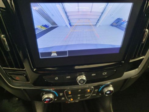 Used 2023 Chevrolet Traverse LT image 14