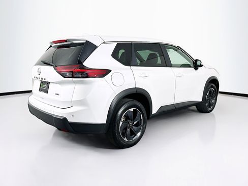 Used 2025 Nissan Rogue SV image 9