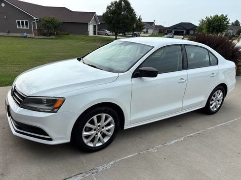 Used 2015 Volkswagen Jetta SE FWD image 7