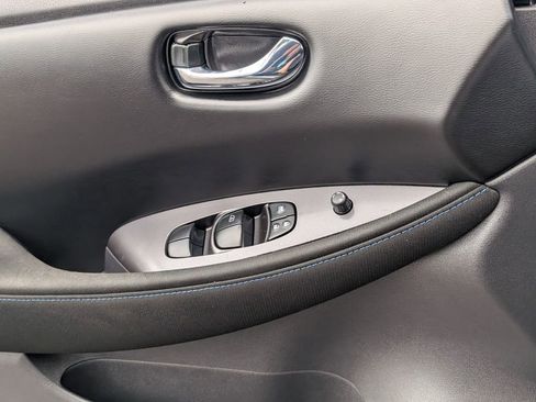 Used 2024 Nissan Leaf S image 28