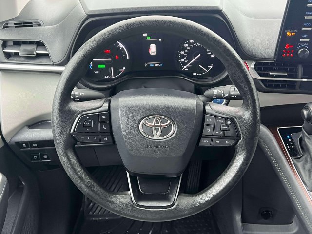 Used 2024 Toyota Sienna LE FWD image 17