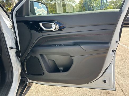 Used 2024 Jeep Compass Trailhawk image 28