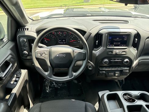 Used 2024 Chevrolet Silverado 1500 Custom Trail Boss w/ Turbomax Blackout Package AWD/4WD image 19