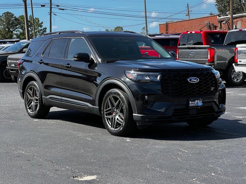 Used 2025 Ford Explorer ST RWD image 8