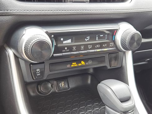 Used 2023 Toyota RAV4 LE image 19