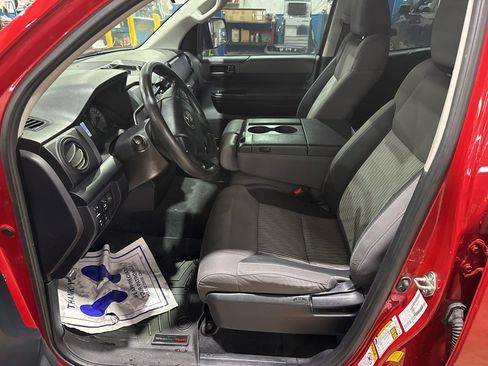 Used 2017 Toyota Tundra SR image 16