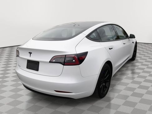 Used 2021 Tesla Model 3 Standard Range Plus image 5