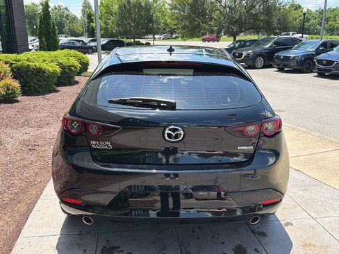 Used 2019 MAZDA MAZDA3 Hatchback w/ Premium Package FWD image 4