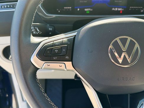 Used 2022 Volkswagen Tiguan SE image 37