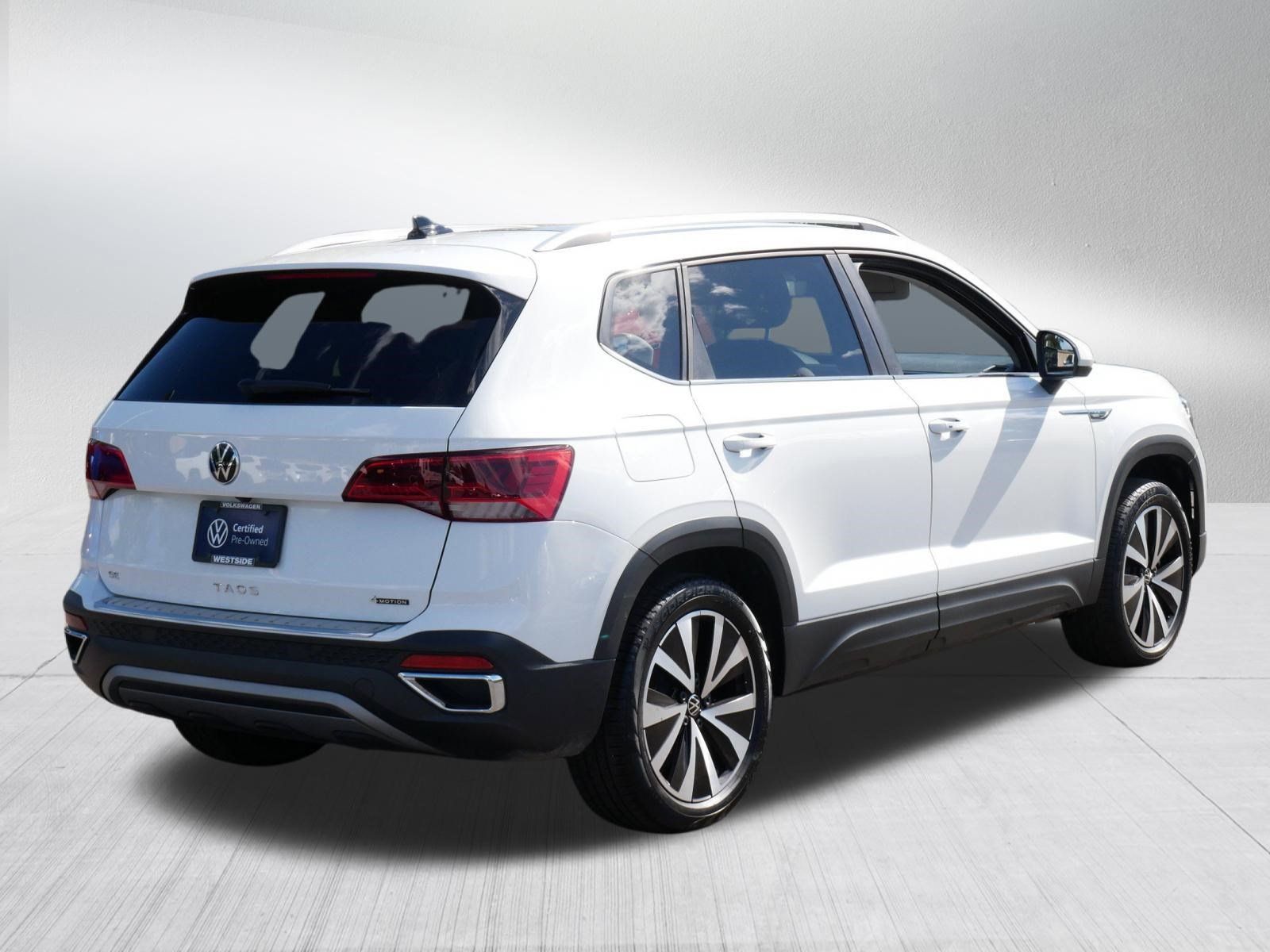 Certified 2023 Volkswagen Taos SE w/ Panoramic Sunroof Package AWD/4WD image 7