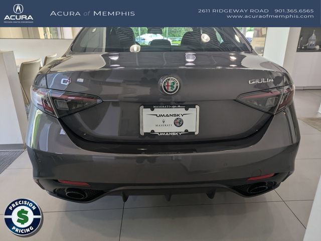 Used 2025 Alfa Romeo Giulia AWD w/ Driving Assist Package image 4
